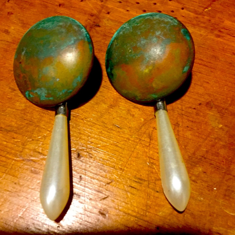 5/$25 Turquoise bronze and pearl earrings